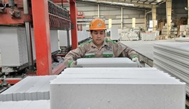 Bê tông khí chưng áp: Sản phẩm “cháy hàng” từ tro xỉ nhiệt điện